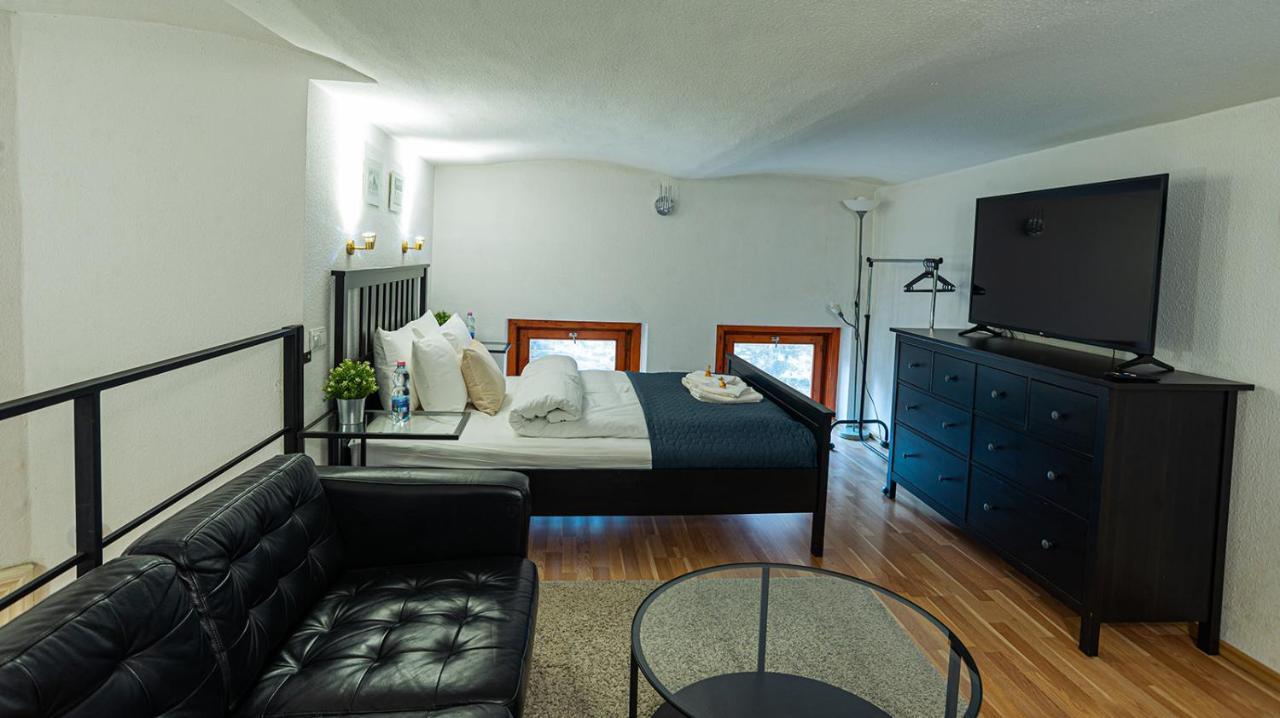 Cosy Corner - Entire Apartment Near Oktogon ブダペスト エクステリア 写真